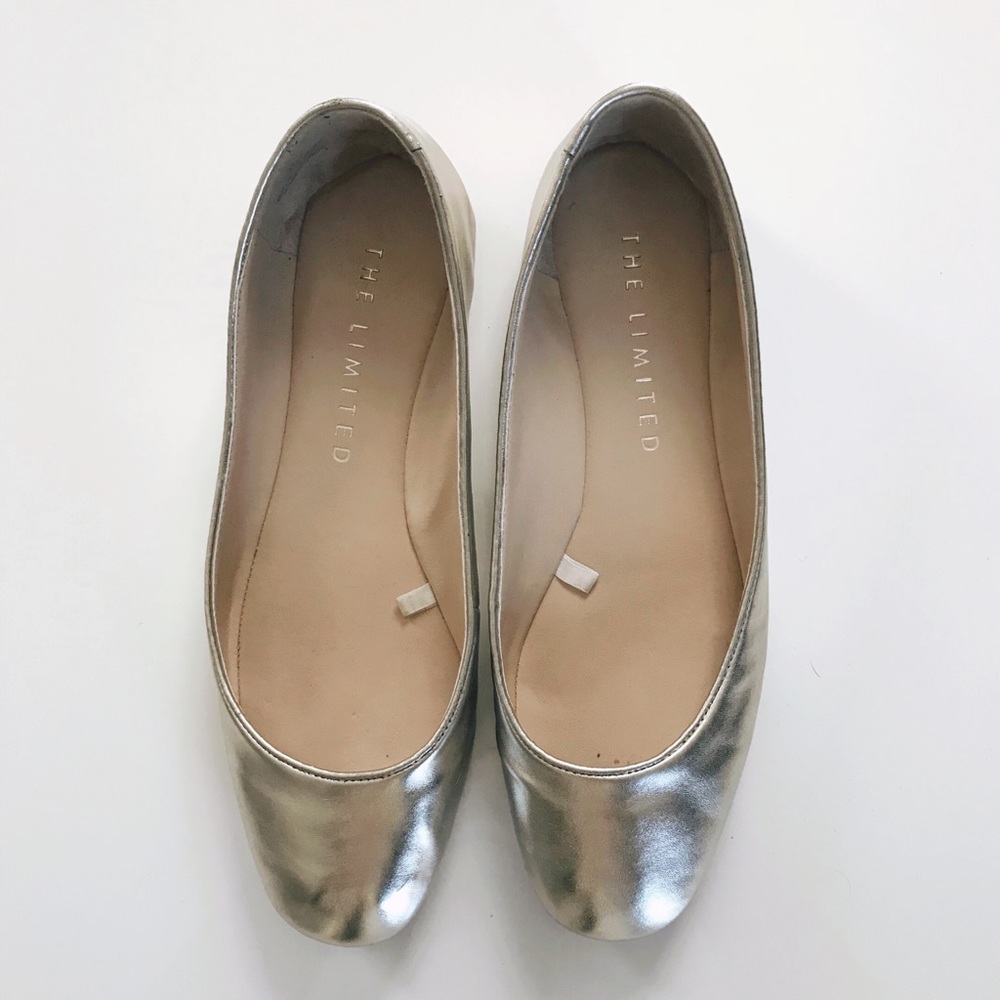 Women’s The Limited Gold Flats Size 7